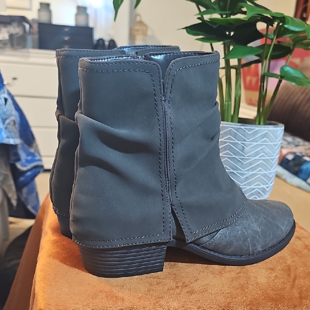 Easy Street Charcoal Ankle Booties - Picture 4 of 7